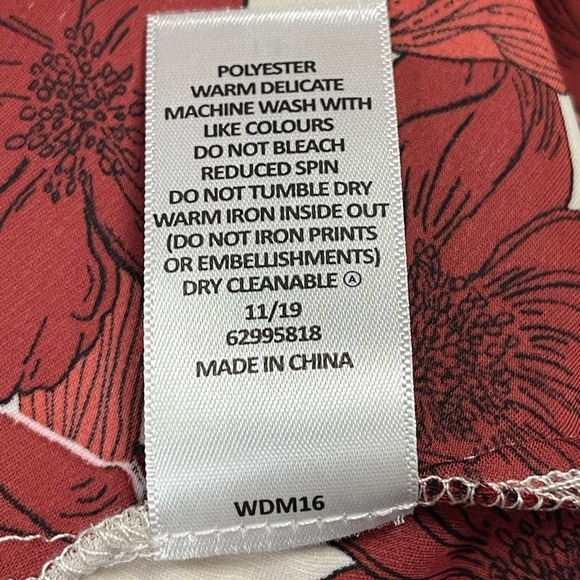 Preview. Red flower blouse. size 14. - Picture 8 of 8